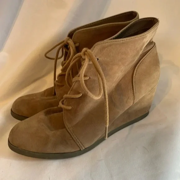 Maddengirl Camel suede booties tie up size 9 - Picture 1 of 8